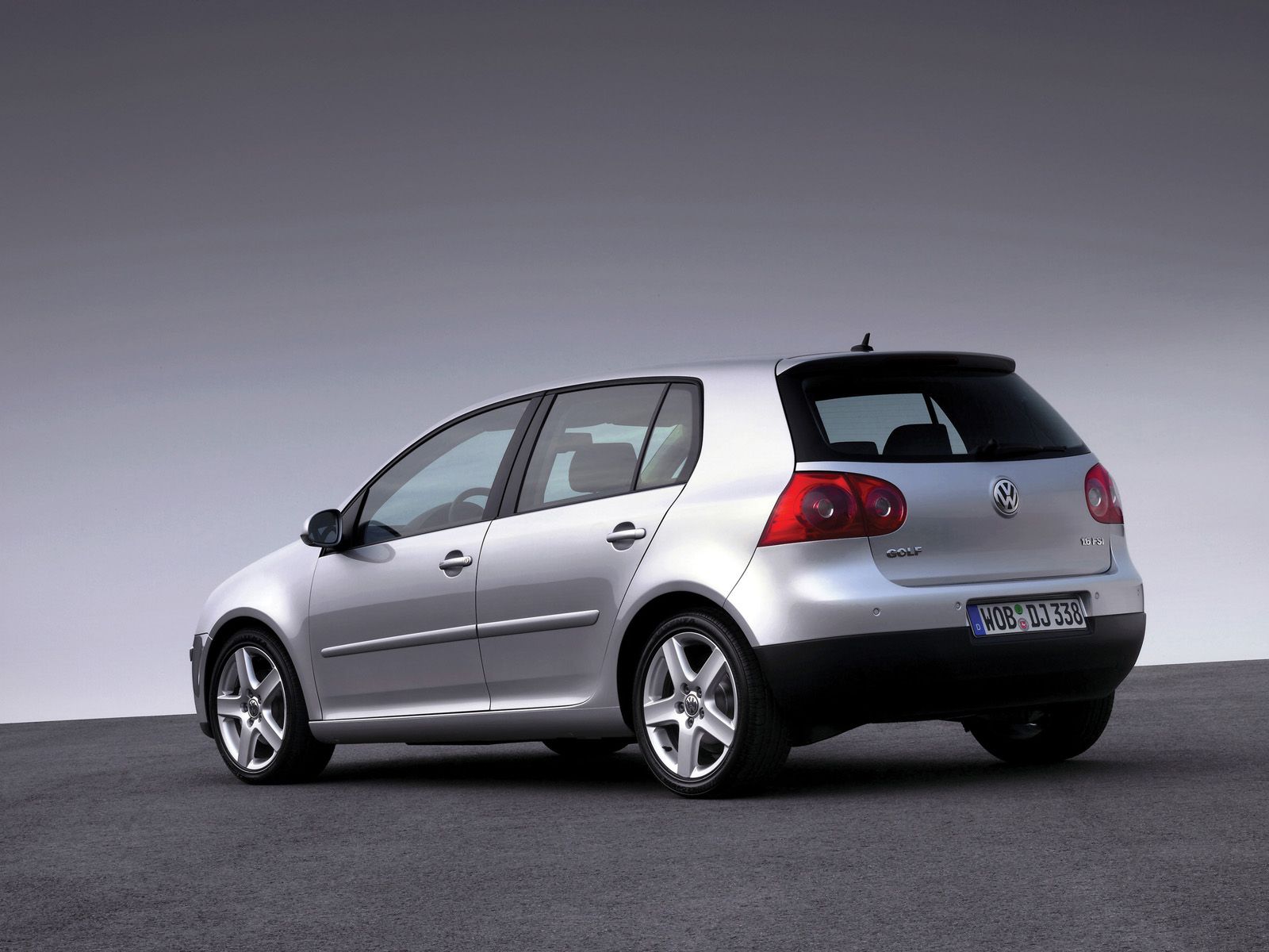 Volkswagen-Golf_V